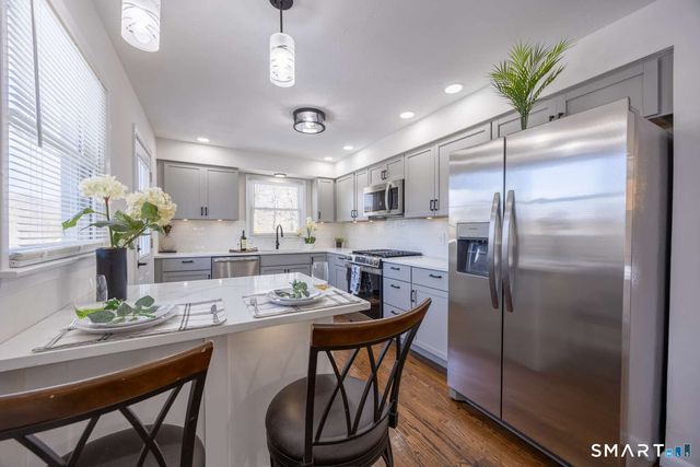 5 Briarwood Lane, Branford, CT 06405