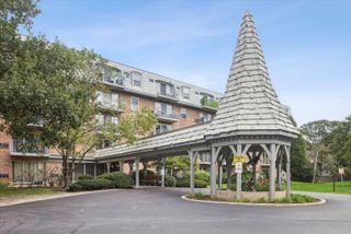5125 BLODGETT Avenue 507, Downers Grove, IL 60515