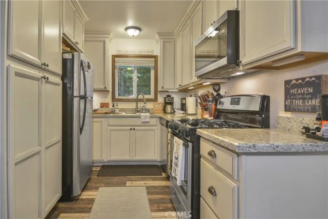 27445 Cedarwood Drive, Lake Arrowhead, CA 92352