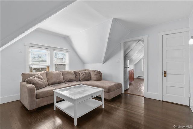 7 Oak Avenue, Tuckahoe, NY 10707