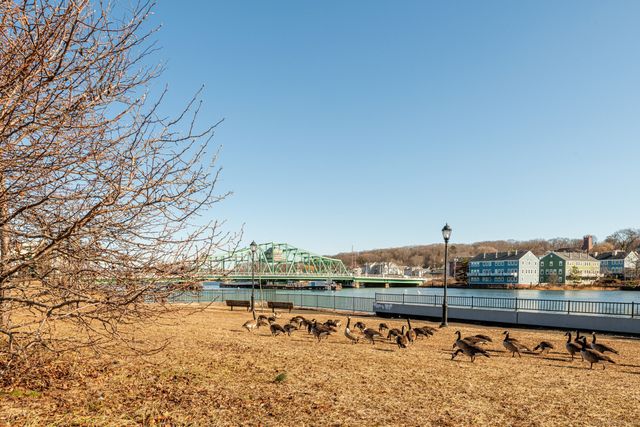 37 East Pearl Street, New Haven, CT 06513