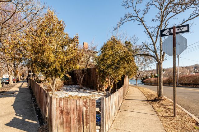 37 East Pearl Street, New Haven, CT 06513