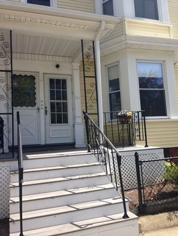 21 Kelly Rd 1, Cambridge, MA 02139