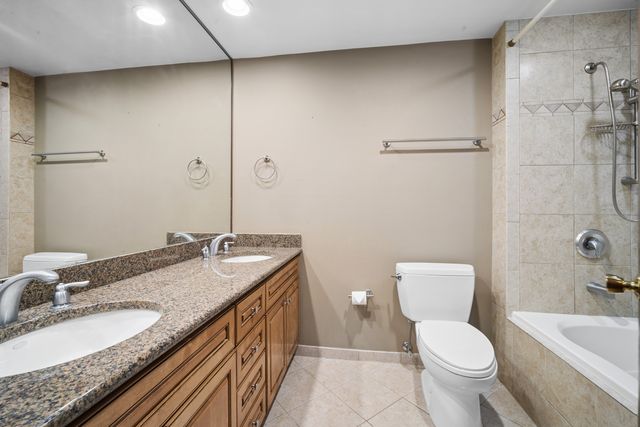 3220 N Volz Drive W, Arlington Heights, IL 60004