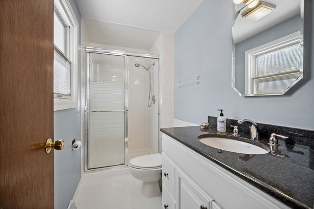 3220 N Volz Drive W, Arlington Heights, IL 60004