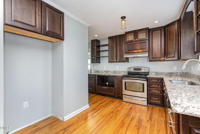 2208 White Oak Circle, Clayton, NC 27520