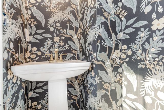 2208 White Oak Circle, Clayton, NC 27520