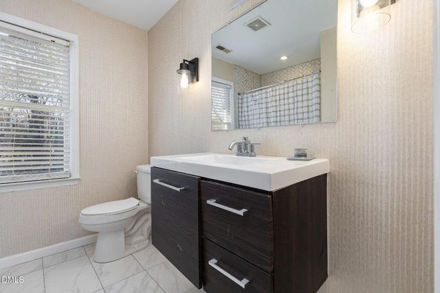 2208 White Oak Circle, Clayton, NC 27520