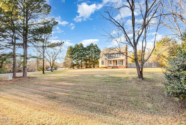 2208 White Oak Circle, Clayton, NC 27520