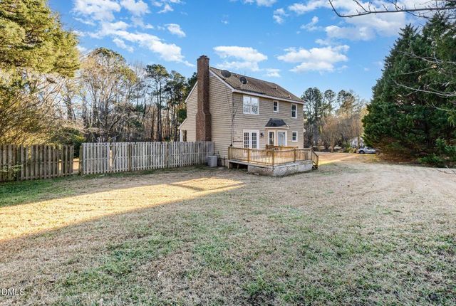 2208 White Oak Circle, Clayton, NC 27520