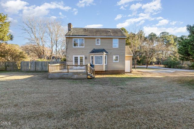 2208 White Oak Circle, Clayton, NC 27520