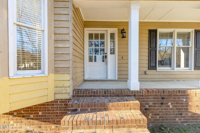 2208 White Oak Circle, Clayton, NC 27520