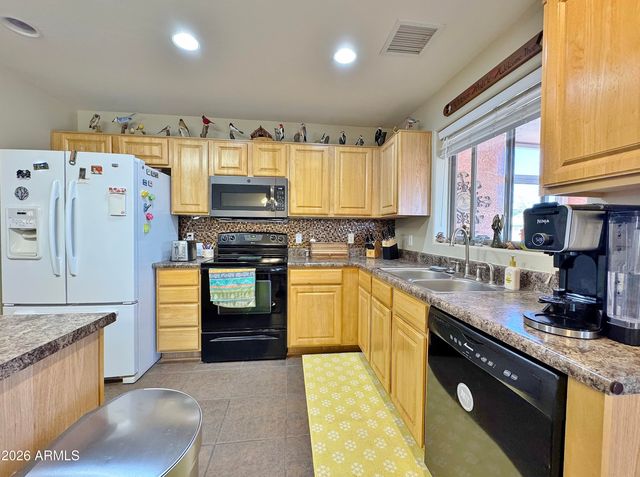 15941 S CABORCA Circle, Arizona City, AZ 85123