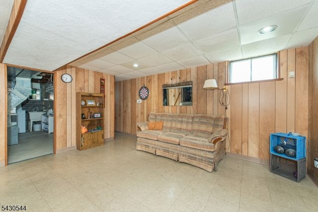 341 Lake Shore Dr, Parsippany-troy Hills Twp., NJ 07034