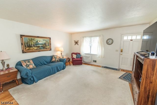 341 Lake Shore Dr, Parsippany-troy Hills Twp., NJ 07034