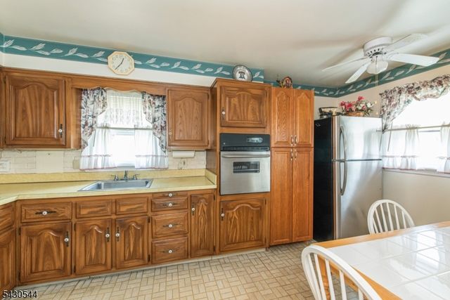 341 Lake Shore Dr, Parsippany-troy Hills Twp., NJ 07034