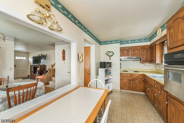 341 Lake Shore Dr, Parsippany-troy Hills Twp., NJ 07034
