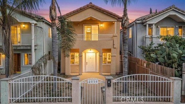 2039 W Florence, Los Angeles, CA 90047