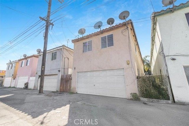 2039 W Florence, Los Angeles, CA 90047