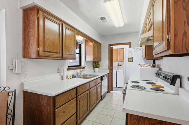 2600 Eastridge Drive NE, Albuquerque, NM 87112