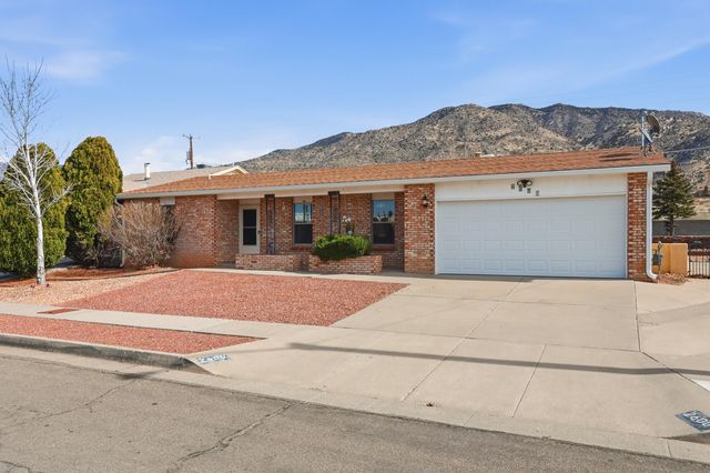 2600 Eastridge Drive NE, Albuquerque, NM 87112