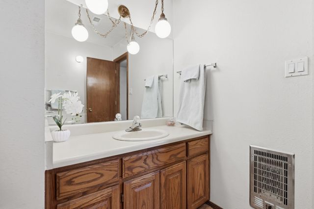 2600 Eastridge Drive NE, Albuquerque, NM 87112