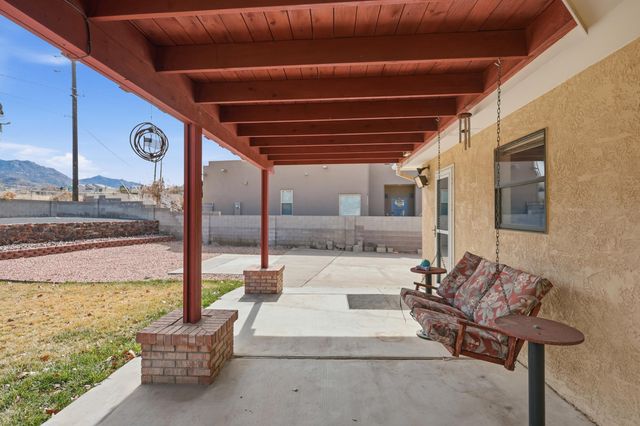 2600 Eastridge Drive NE, Albuquerque, NM 87112