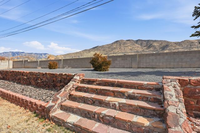 2600 Eastridge Drive NE, Albuquerque, NM 87112