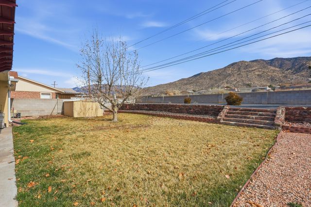2600 Eastridge Drive NE, Albuquerque, NM 87112