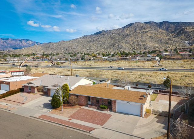 2600 Eastridge Drive NE, Albuquerque, NM 87112