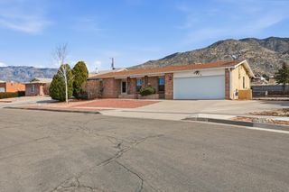 2600 Eastridge Drive NE, Albuquerque, NM 87112
