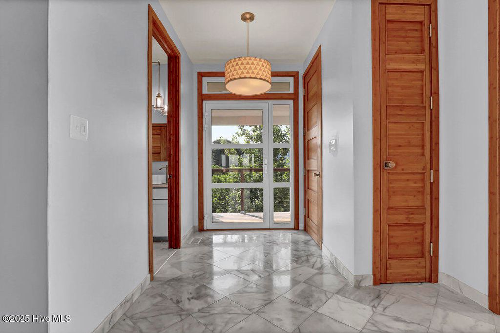 Image 16 of property listing at 50 S Oak Drive, Surf City, NC 28445