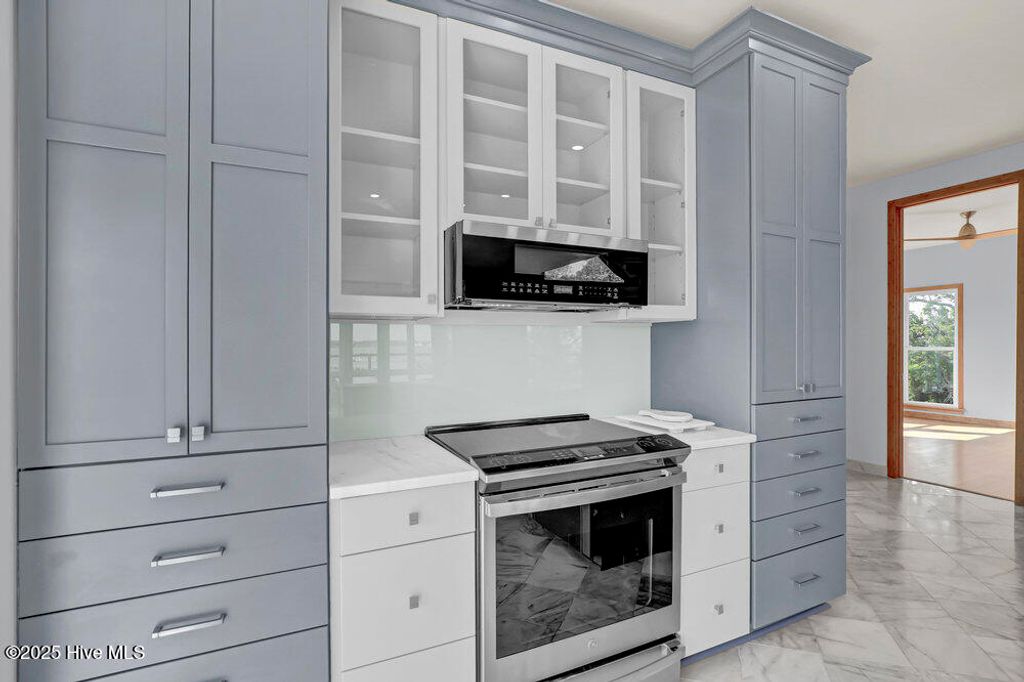 Image 19 of property listing at 50 S Oak Drive, Surf City, NC 28445