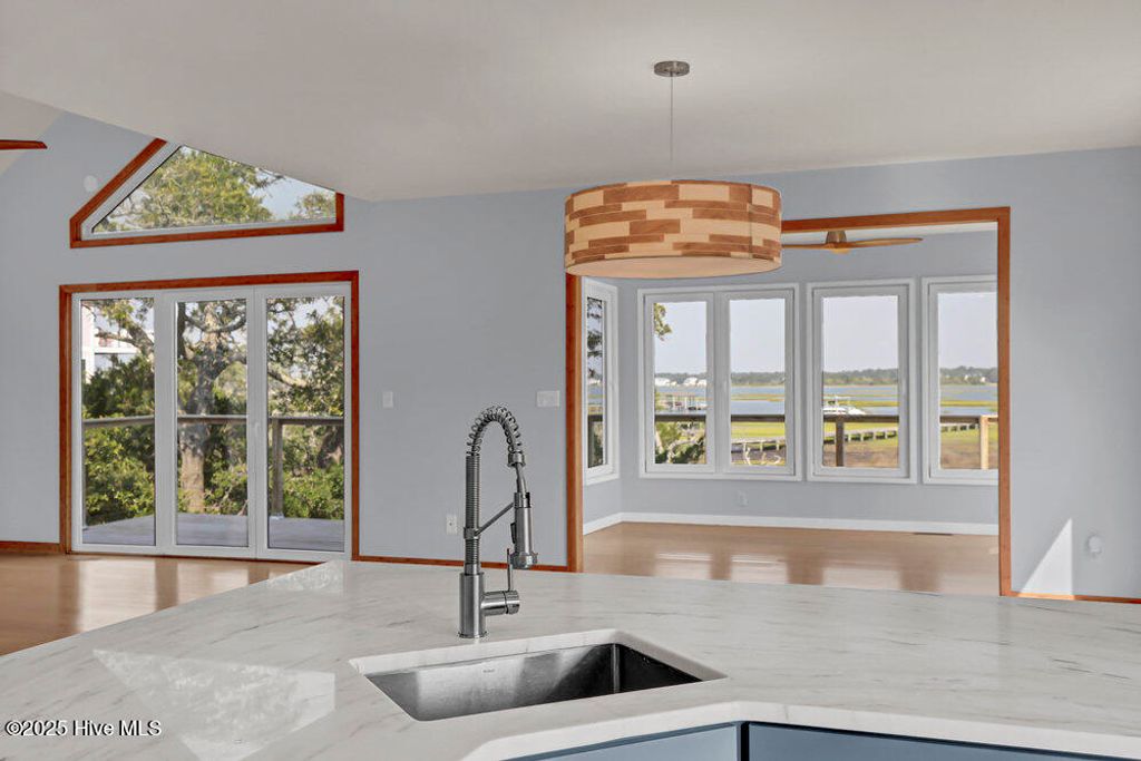 Image 21 of property listing at 50 S Oak Drive, Surf City, NC 28445