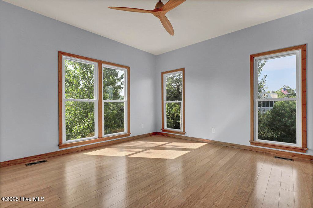 Image 32 of property listing at 50 S Oak Drive, Surf City, NC 28445