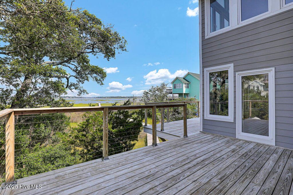 Image 49 of property listing at 50 S Oak Drive, Surf City, NC 28445