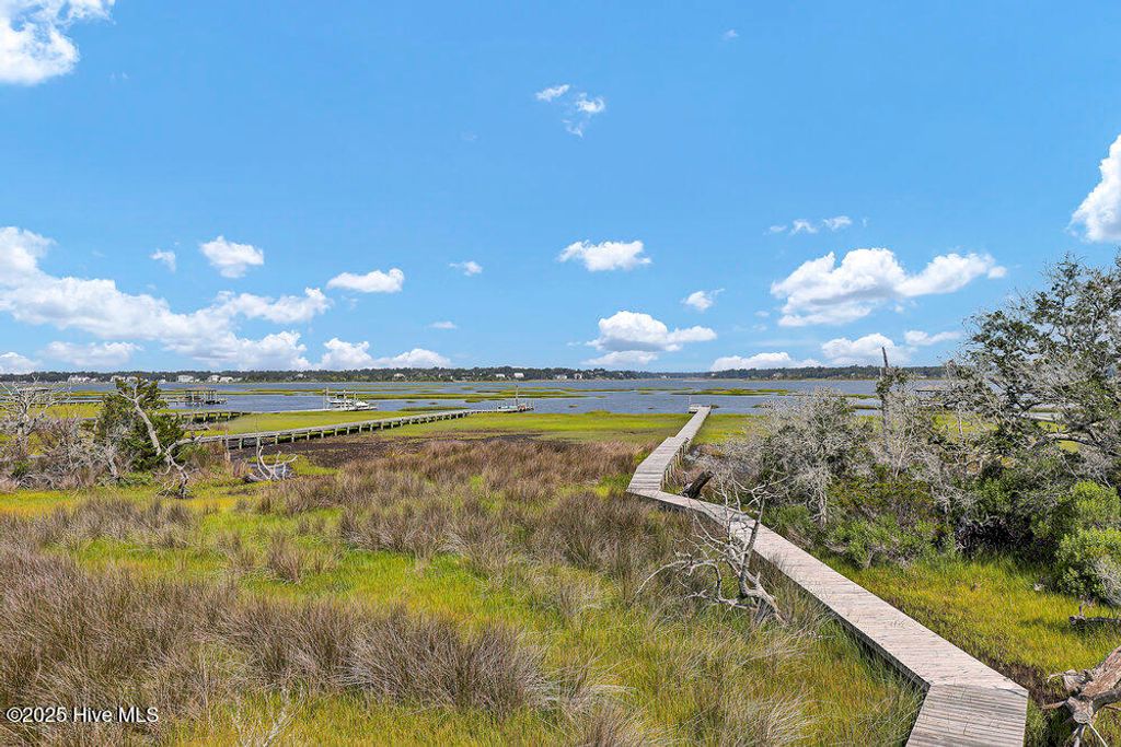 Image 5 of property listing at 50 S Oak Drive, Surf City, NC 28445