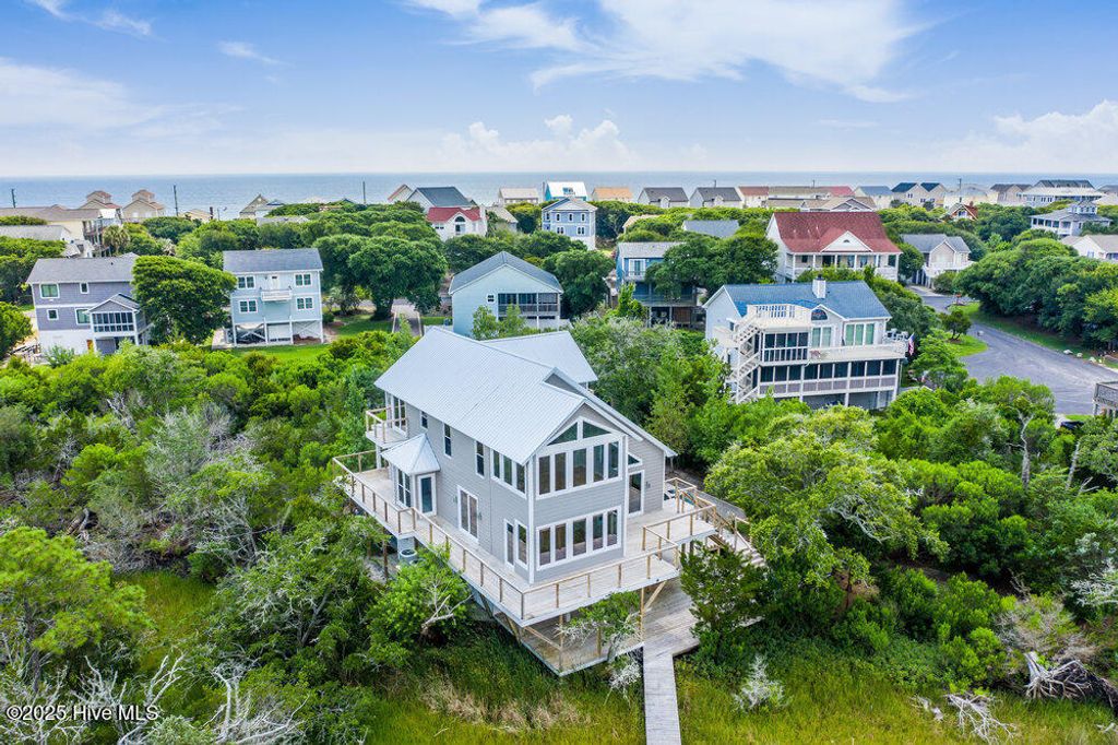 Image 59 of property listing at 50 S Oak Drive, Surf City, NC 28445