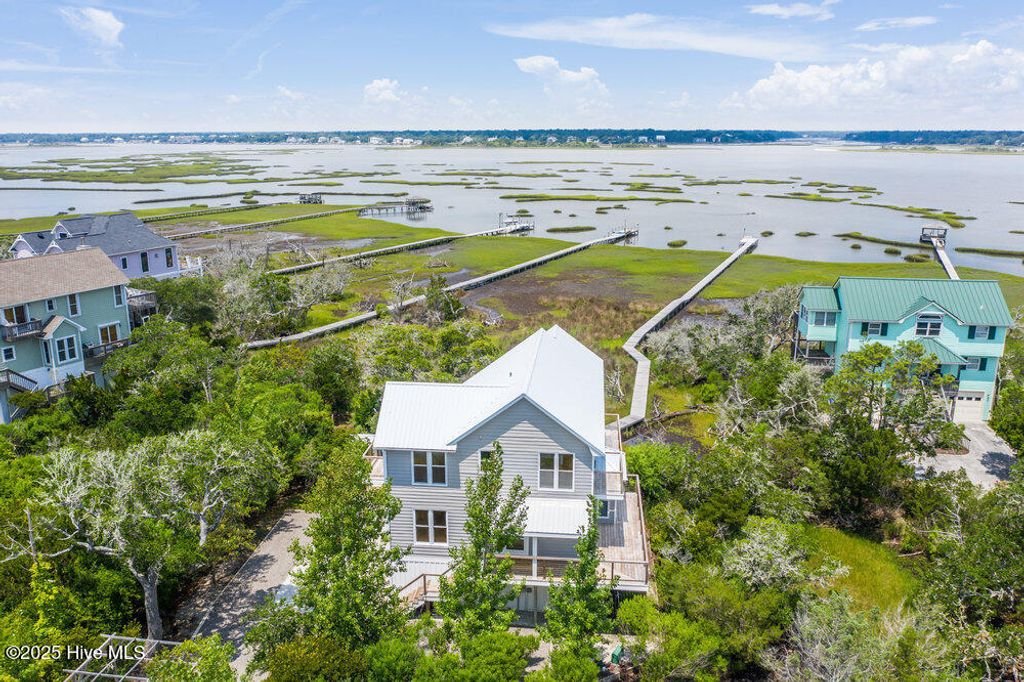 Image 61 of property listing at 50 S Oak Drive, Surf City, NC 28445