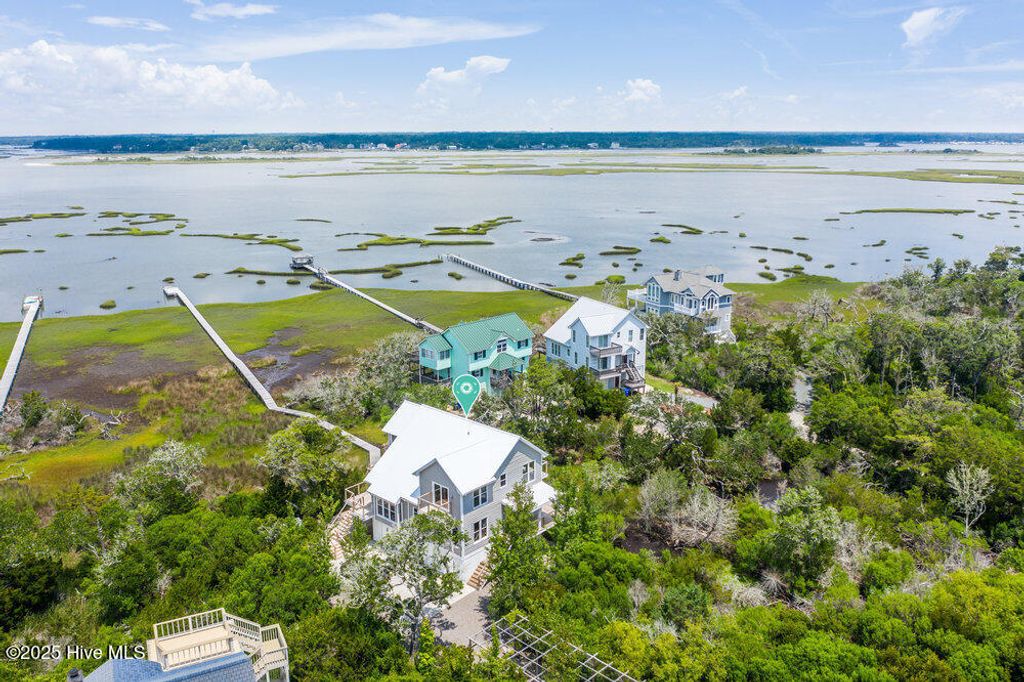 Image 62 of property listing at 50 S Oak Drive, Surf City, NC 28445