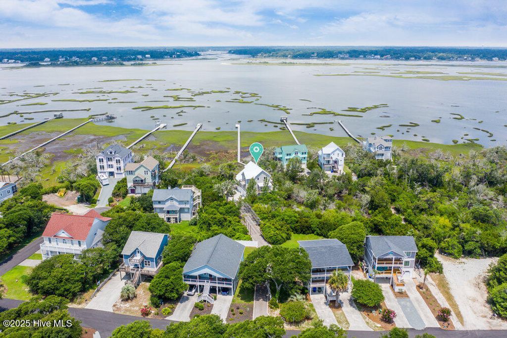 Image 63 of property listing at 50 S Oak Drive, Surf City, NC 28445