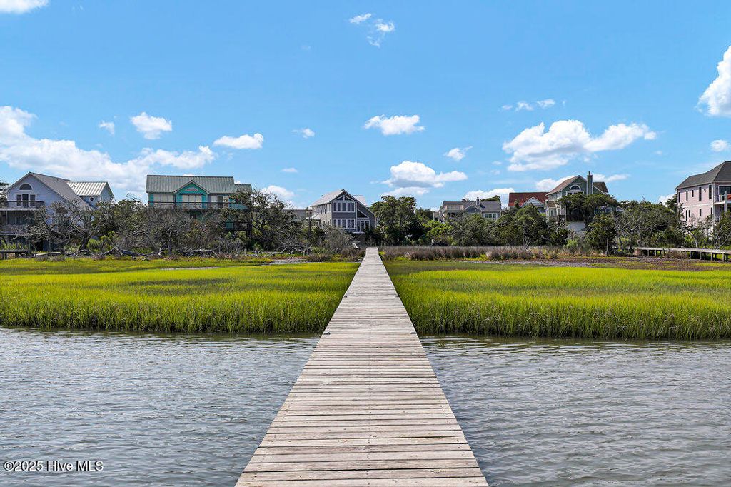 Image 8 of property listing at 50 S Oak Drive, Surf City, NC 28445