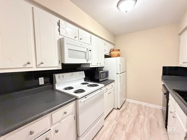 110 5th Street 203C, Daphne, AL 36526