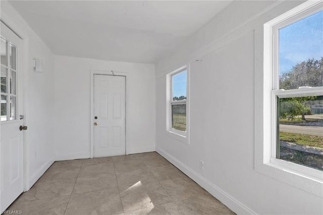 2933 Jackson ST, Fort Myers, FL 33901
