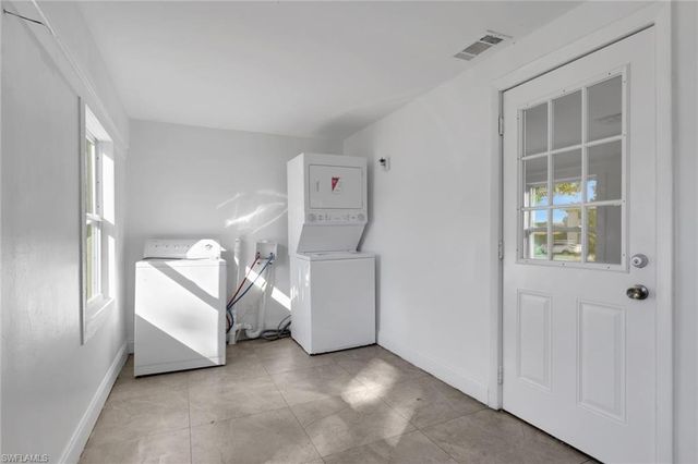 2933 Jackson ST, Fort Myers, FL 33901