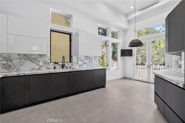 3087 Passmore Drive, Los Angeles, CA 90068