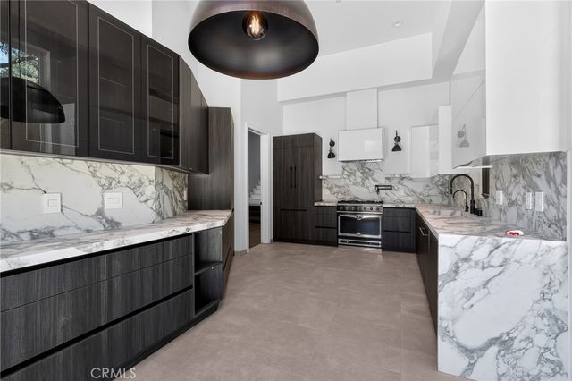 3087 Passmore Drive, Los Angeles, CA 90068