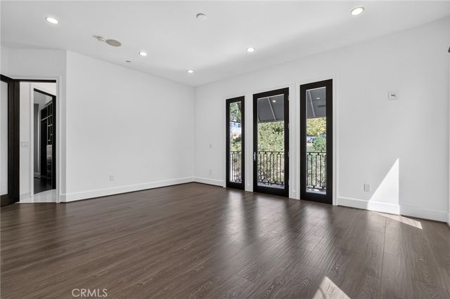3087 Passmore Drive, Los Angeles, CA 90068