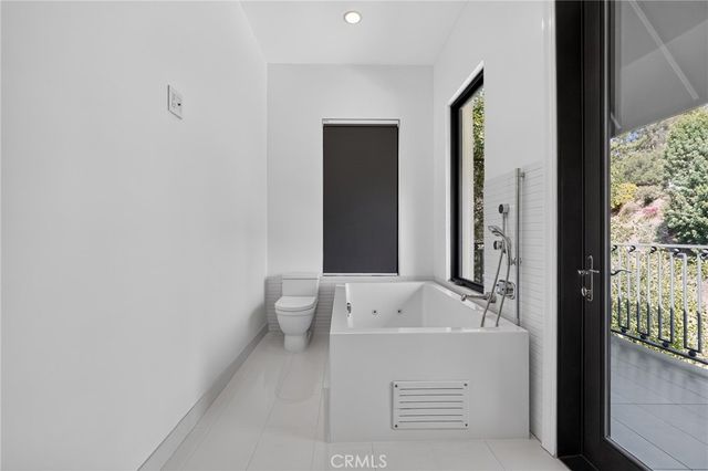 3087 Passmore Drive, Los Angeles, CA 90068