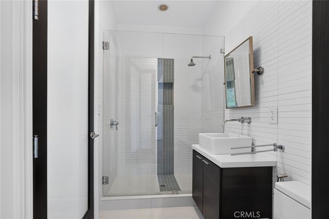 3087 Passmore Drive, Los Angeles, CA 90068